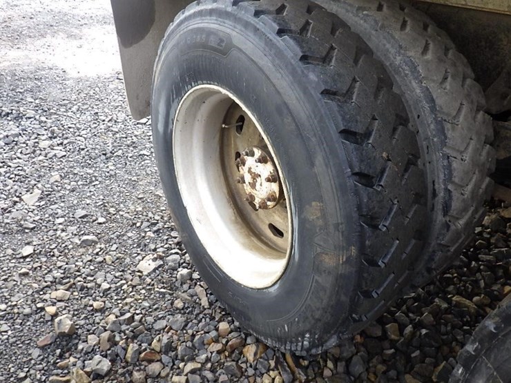 1990-peterbilt-379-image-20