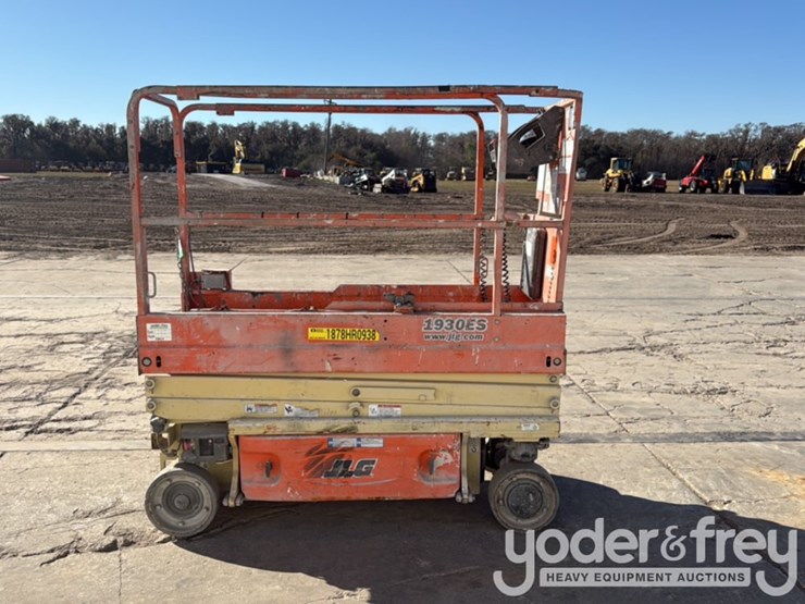 2016-jlg-1930es-image-5