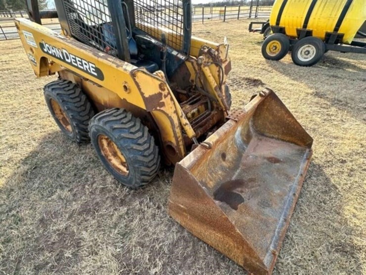 2005-john-deere-240-image-6