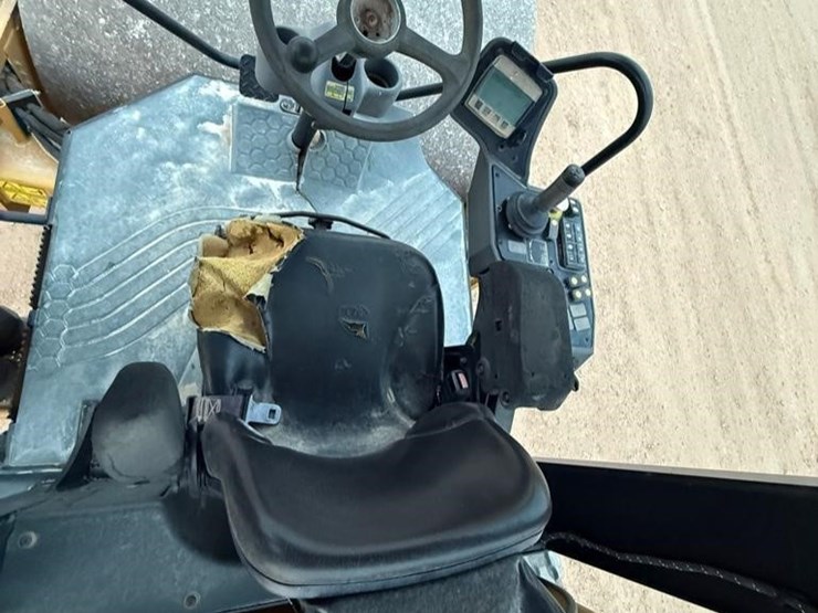 2013-caterpillar-cs56b-image-17