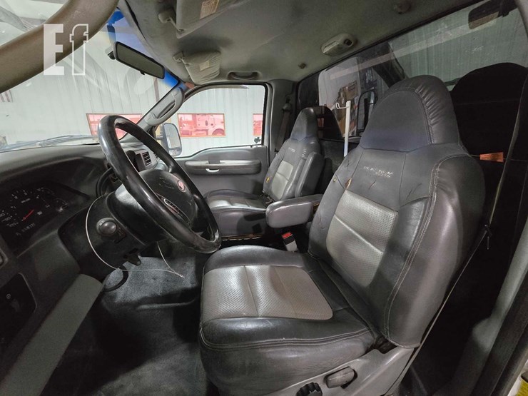 2004-ford-f350-image-9