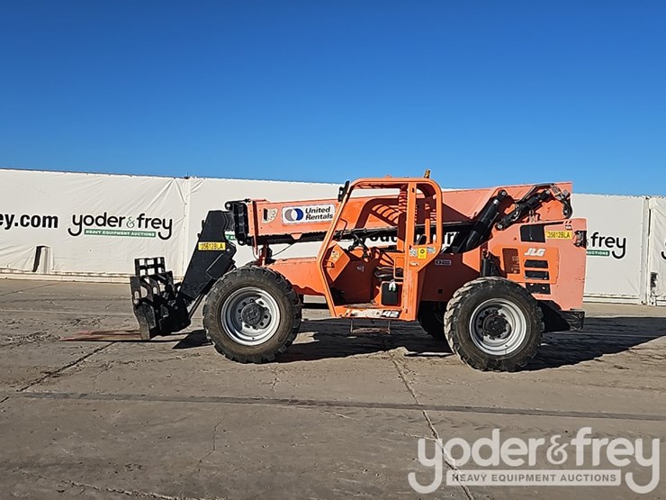 2016-sky-trak-8042-image-3