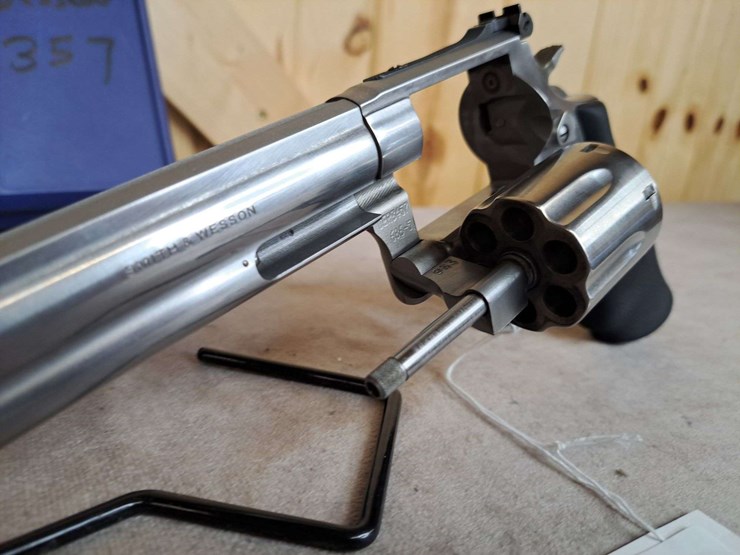 smith-&-wesson-model-686-.357-magnum-da-revolver-image-9