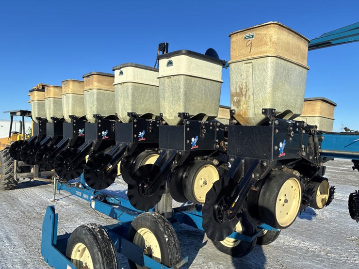 1999-kinze-2500-image-55