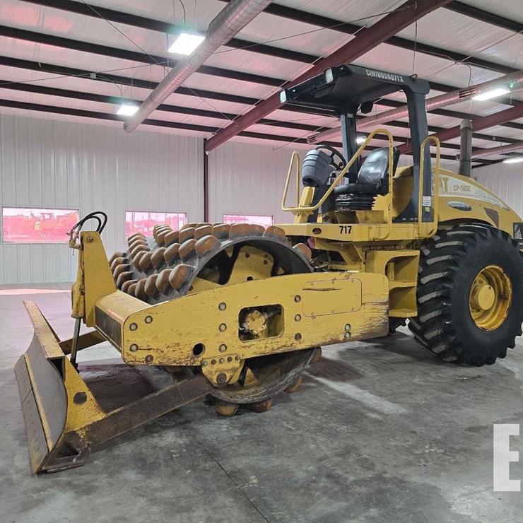 2005 CATERPILLAR CP-563E