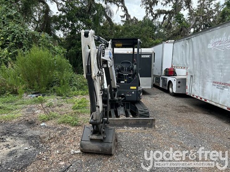 2023-bobcat-e32-image-4