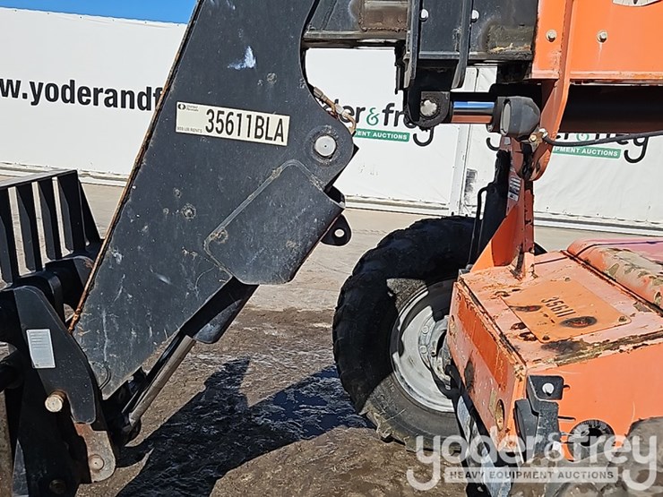 2016-sky-trak-8042-image-15