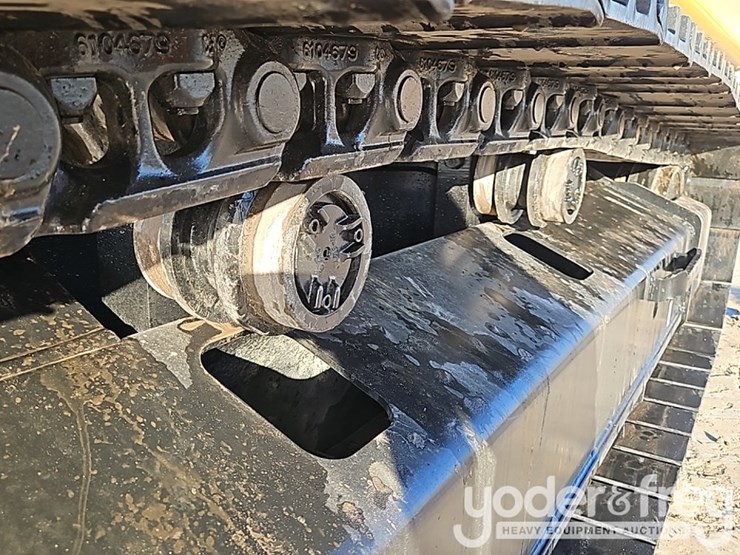 2023-caterpillar-340-image-22