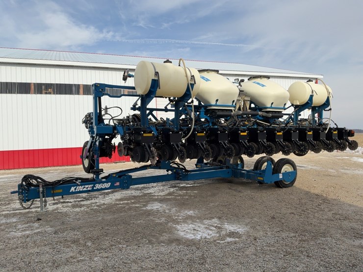 kinze-3600-image-1