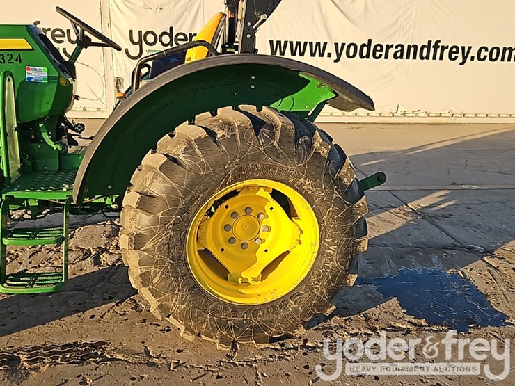 2024-john-deere-5075e-image-12