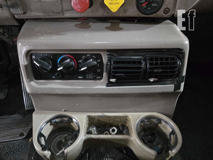 2006-mack-vision-cxn613-image-15