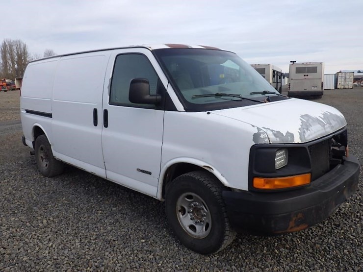 2005-chevrolet-express-2500-image-3