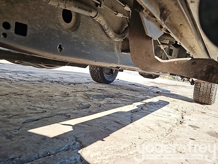 2015-ford-f150-xl-image-13