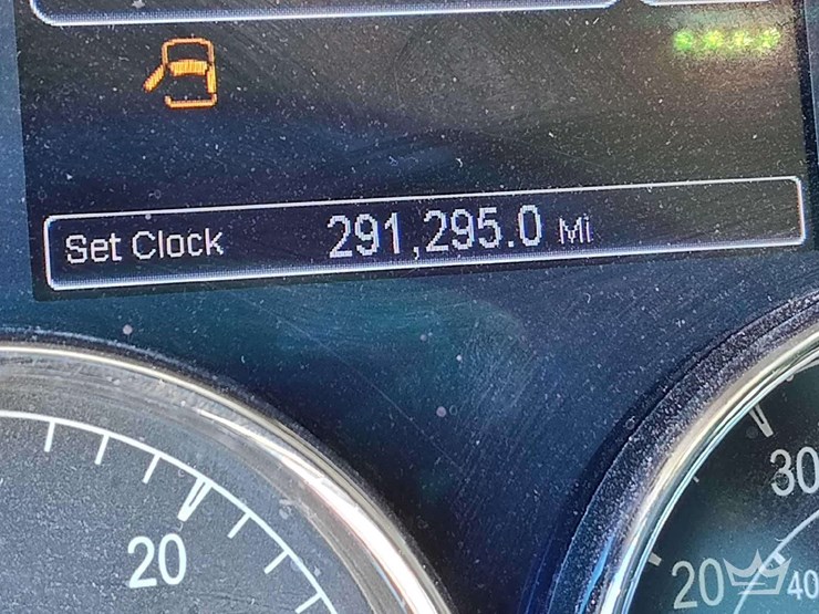 2022-peterbilt-567-image-6