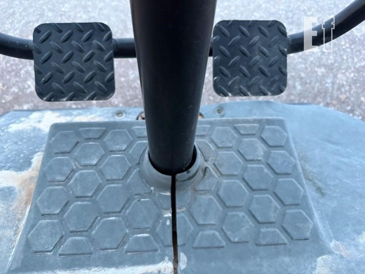 2013-caterpillar-cs56b-image-21