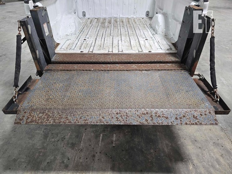 2013-ford-f150-xlt-image-12