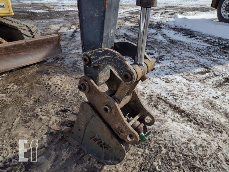 2013-deere-35d-image-17