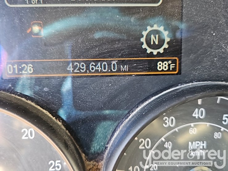 2018-peterbilt-579-image-41