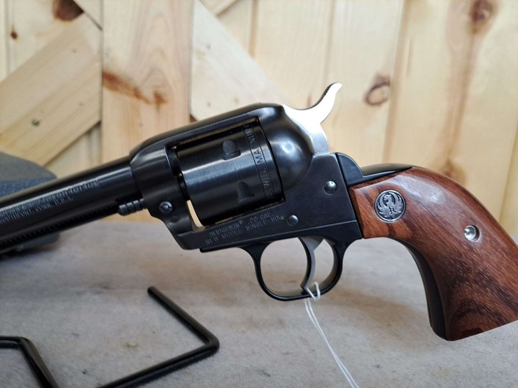 ruger-new-model-single-six-.22-lr/.22-magnum-sa-revolver-image-4