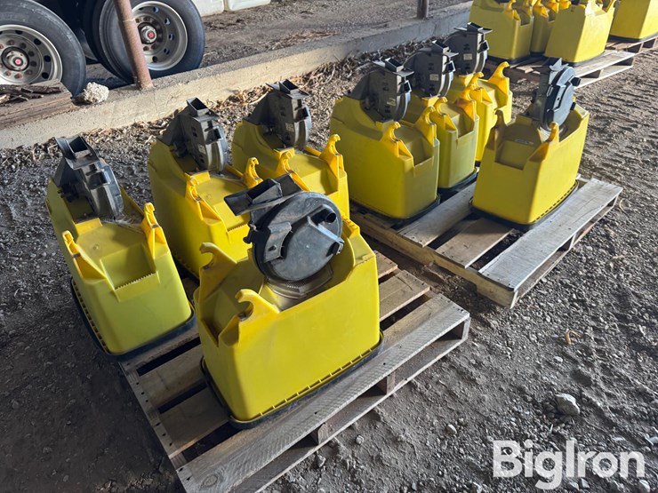 john-deere-max-emerge-planter-boxes-w/precision-planting-seed-units-image-5