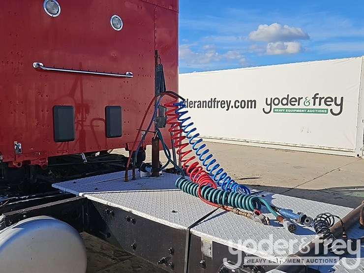2018-peterbilt-579-image-20