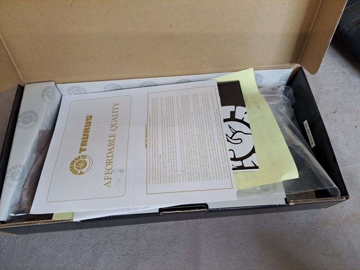 taurus-judge-.45-colt/.410-da-revolver-image-13