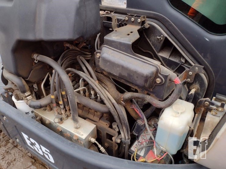 2014-bobcat-e35-image-46