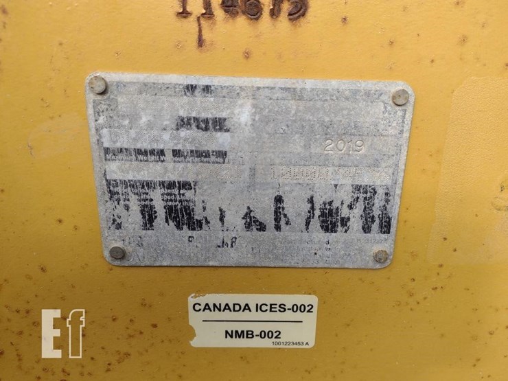 2019-caterpillar-tl1055d-image-5