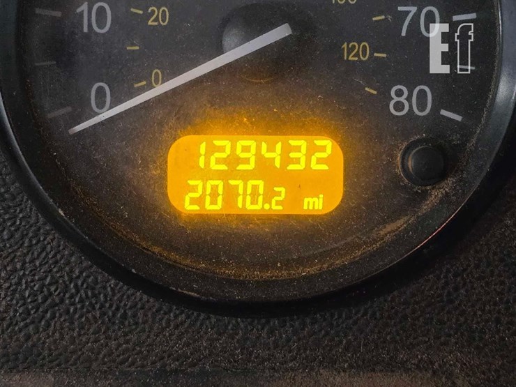 2013-peterbilt-365-image-23