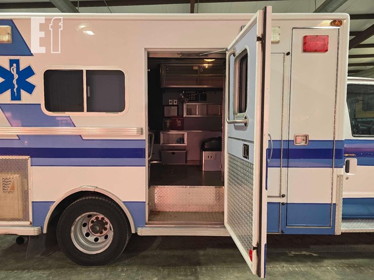 1996-ford-e350-image-22