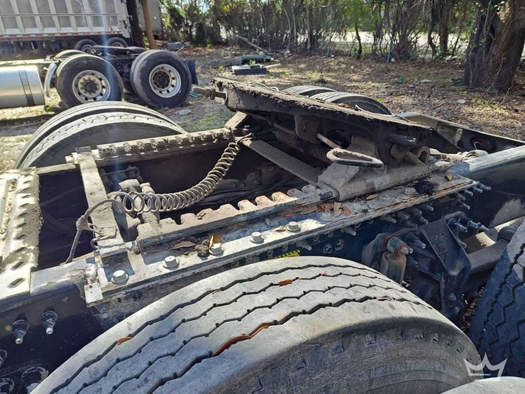 2022-mack-anthem-t/a-wet-kit-day-cab-truck-tractor-image-35