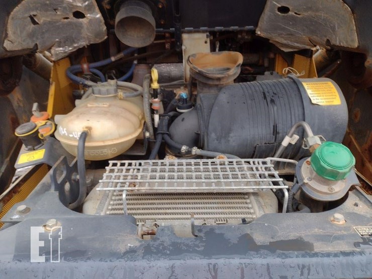 2021-deere-331g-image-36