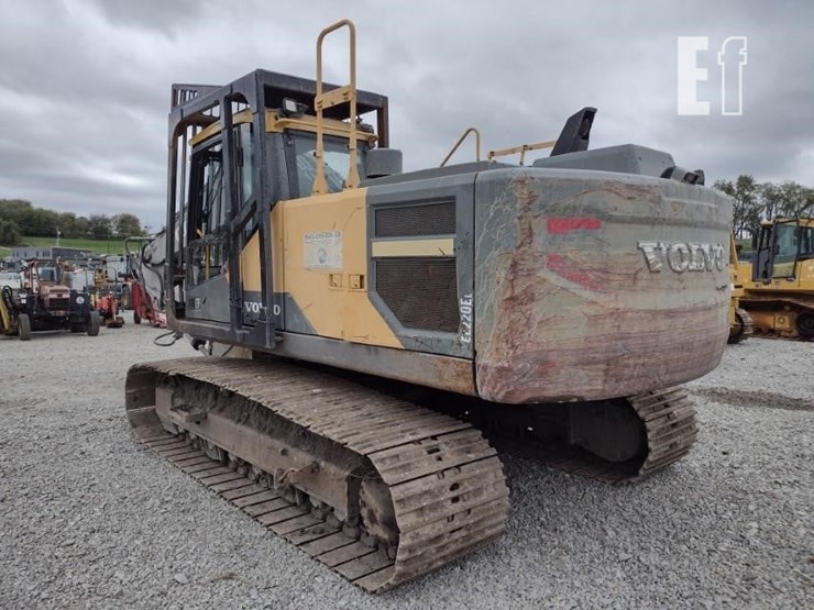 2015-volvo-ec220e-lr-image-58