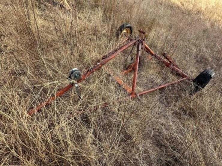 3-graves-hay-forks-&-hay-trailer-image-2
