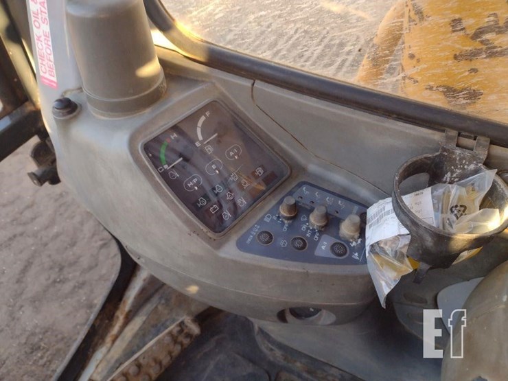 2000-deere-270c-lc-image-7