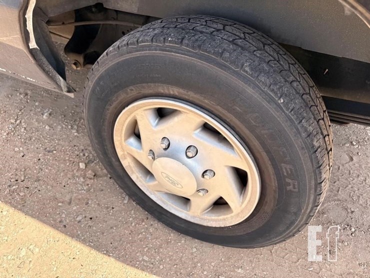 2014-ford-e150-image-23