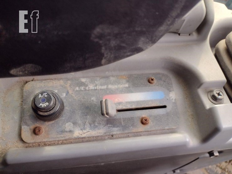 2019-kubota-svl95-2s-image-11