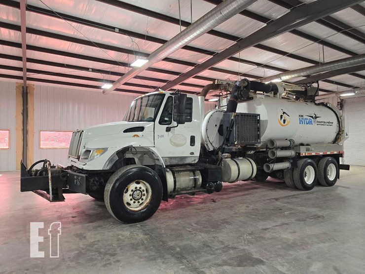 2007-international-7600-image-1