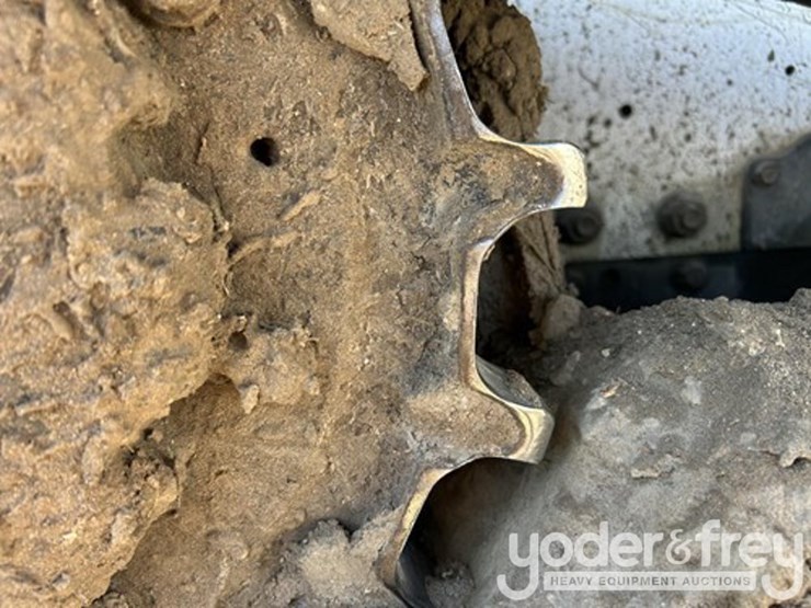 2022-bobcat-t740-image-6