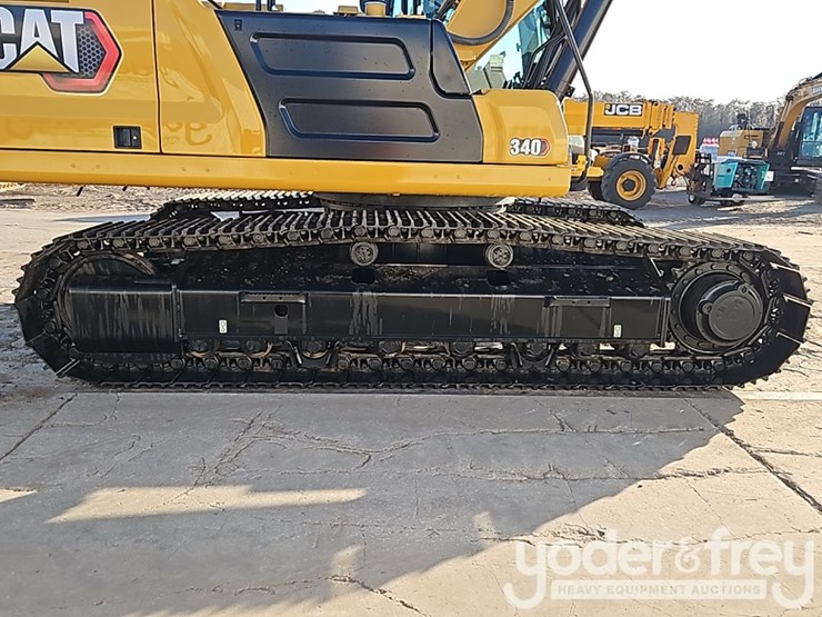 2023-caterpillar-340-image-7