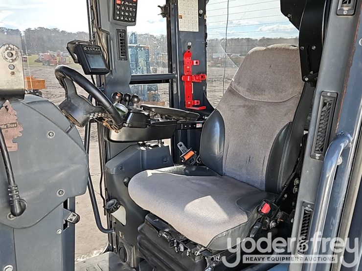 2017-deere-672g-image-31