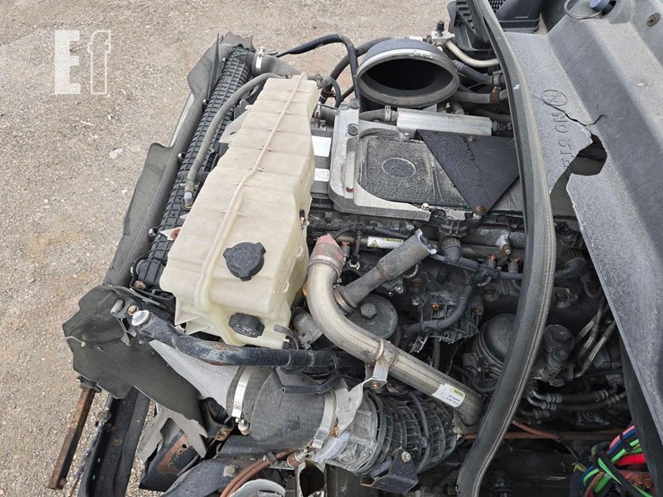 2016-freightliner-cascadia-125-image-20