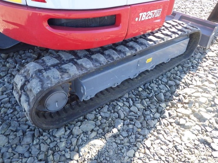 takeuchi-tb257fr-image-38