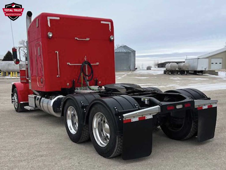 2019-peterbilt-389-image-3