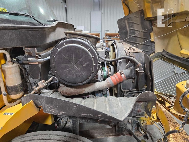 2002-international-durastar-4400-image-27