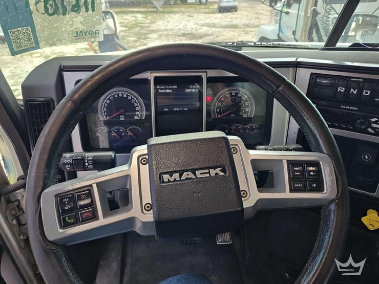 2020-mack-anthem-t/a-wet-kit-day-cab-truck-tractor-image-18