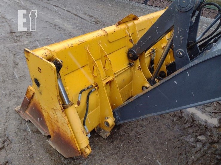 2010-deere-310j-image-15