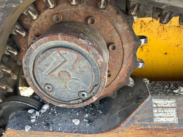 new-holland-c245-image-37