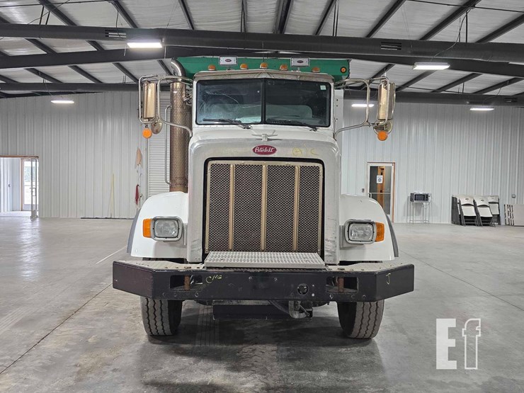 2013-peterbilt-365-image-7