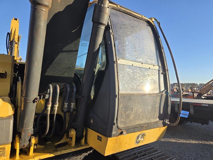 2012-deere-160d-lc-image-44